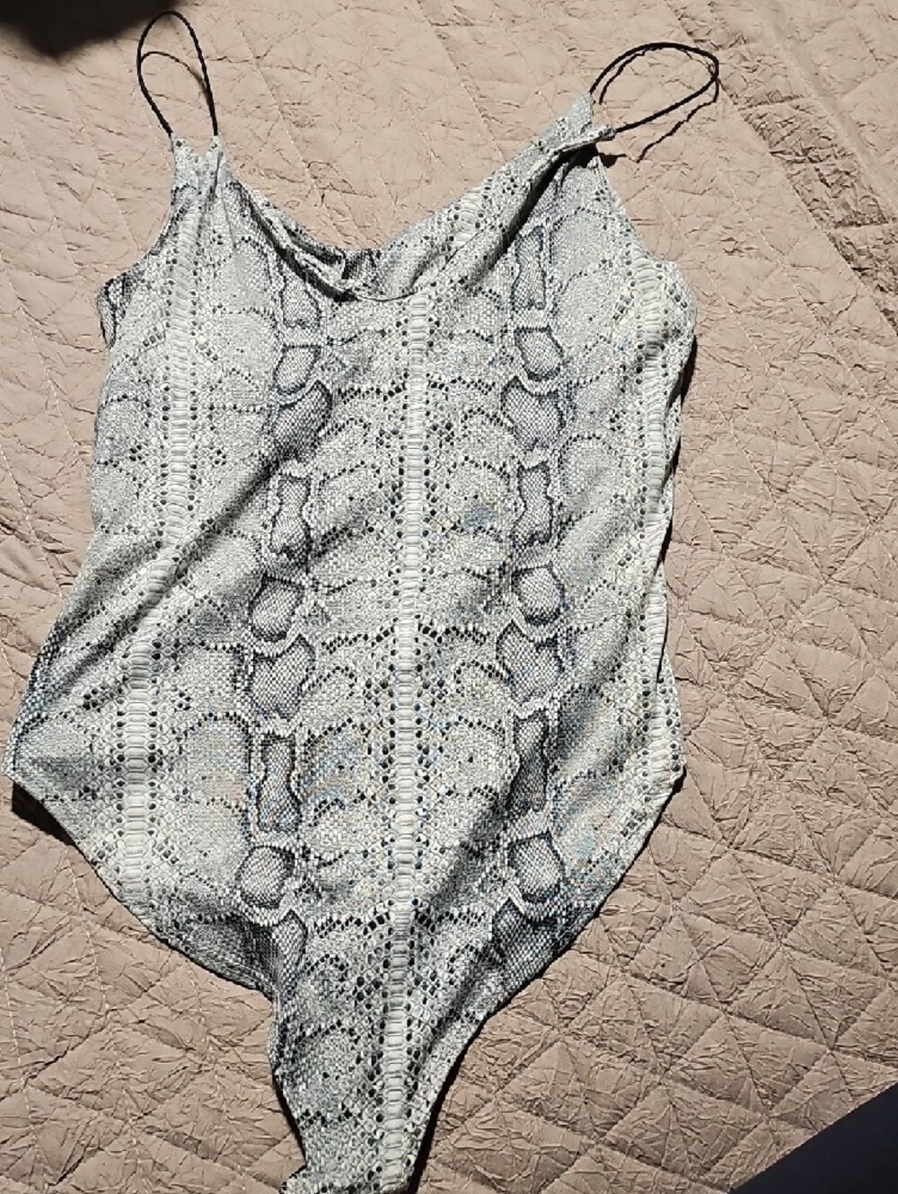 Snake-Print Bodysuit - White/Gray - Picture 3 of 3